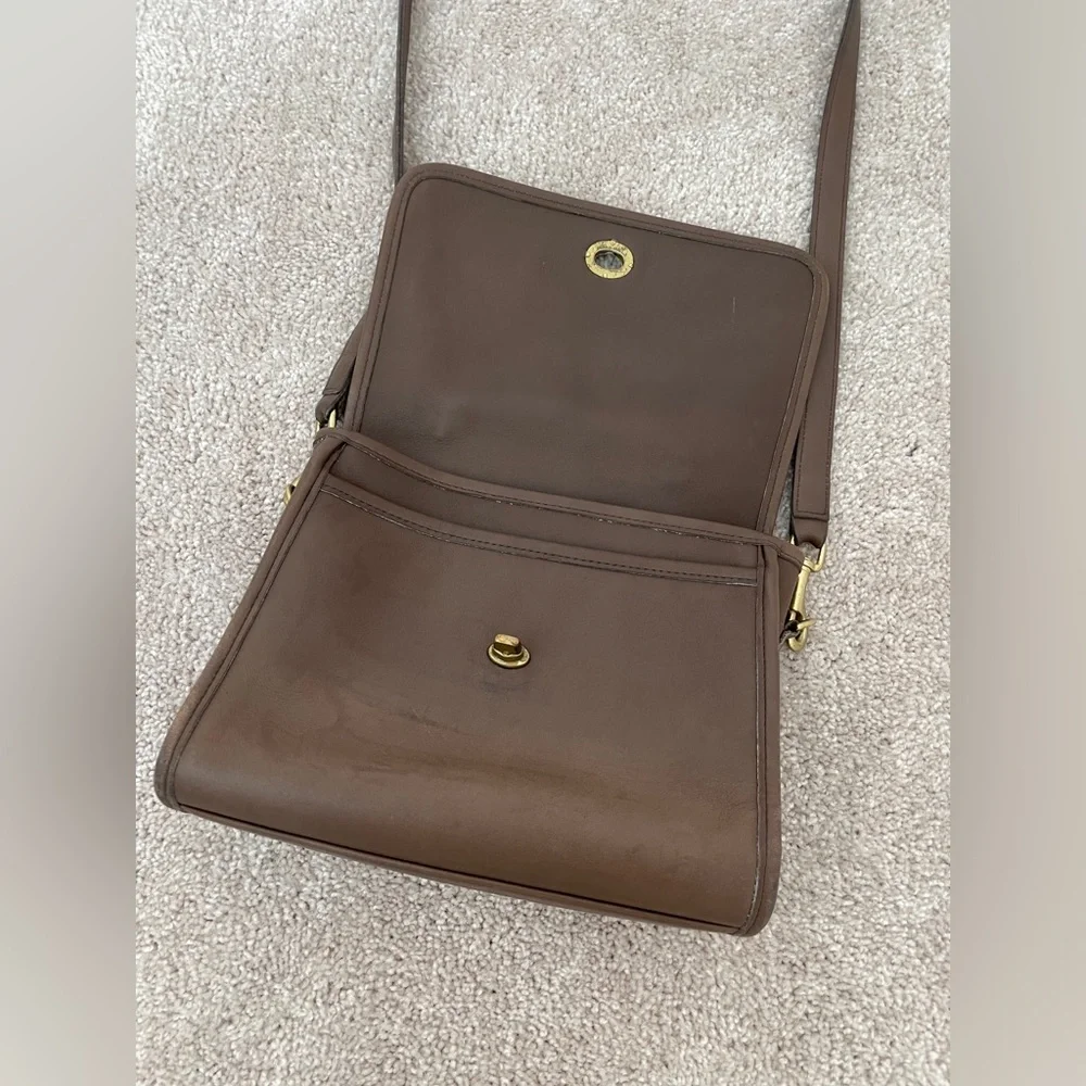 Coach vintage mocha brown leather court bag 9870